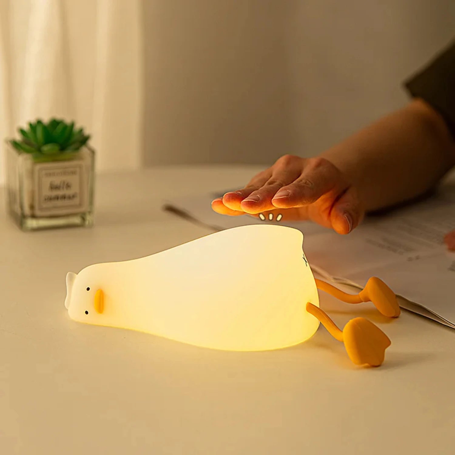 Cute Duck-Shaped Rechargeable Night Light for Kids – Soft Glow & Portable Decor